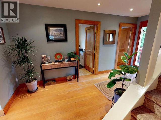 4557 WILLINGDON AVE, Powell River