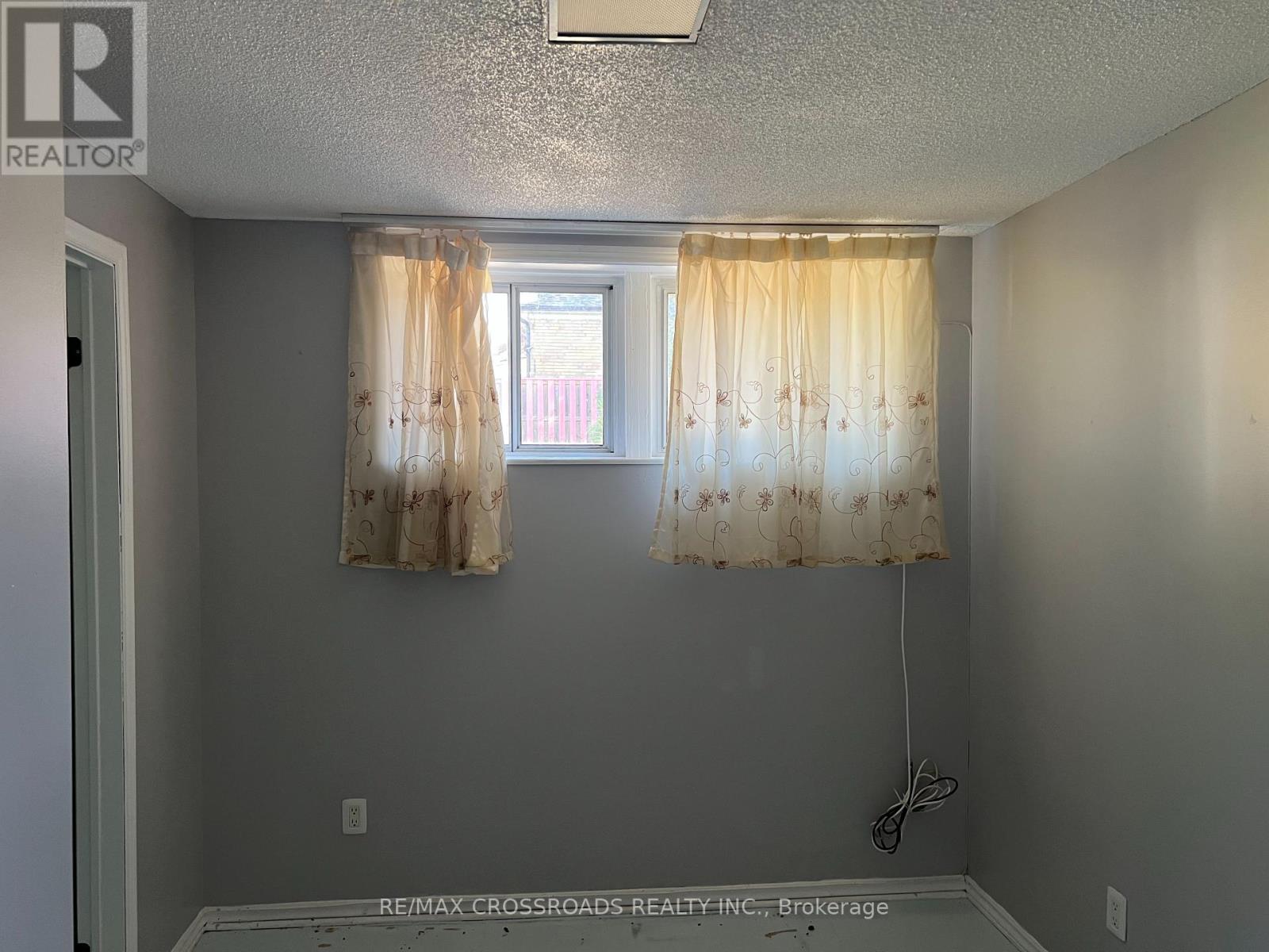 Photo 14 of 6 Seminole Avenue, Toronto ON