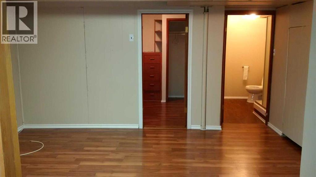 Photo 21 of 4315 Charleswood Drive Nw, Calgary AB