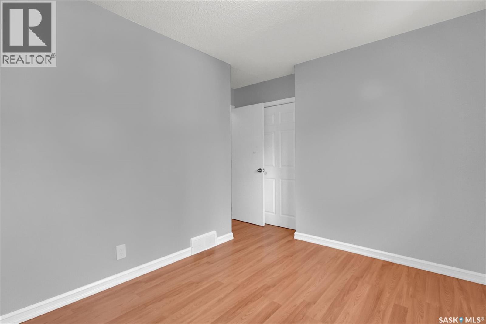 Photo 15 of 130 Laval Drive, Regina SK