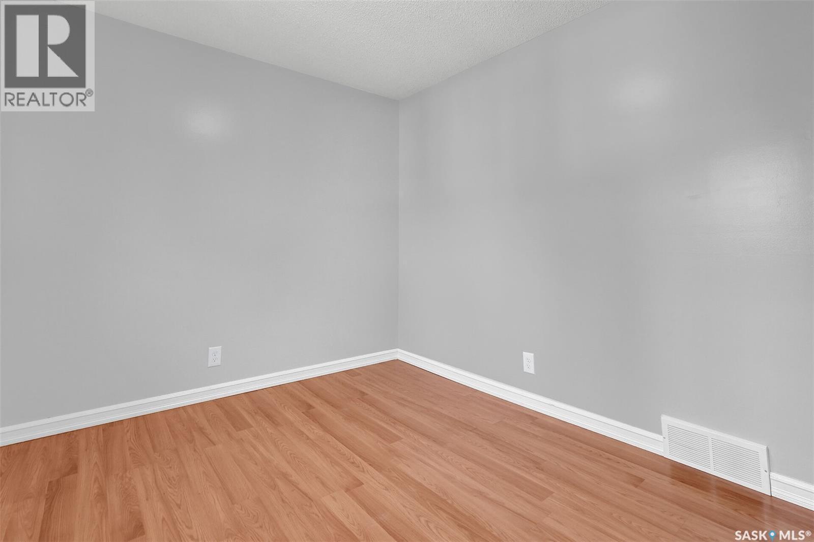 Photo 17 of 130 Laval Drive, Regina SK