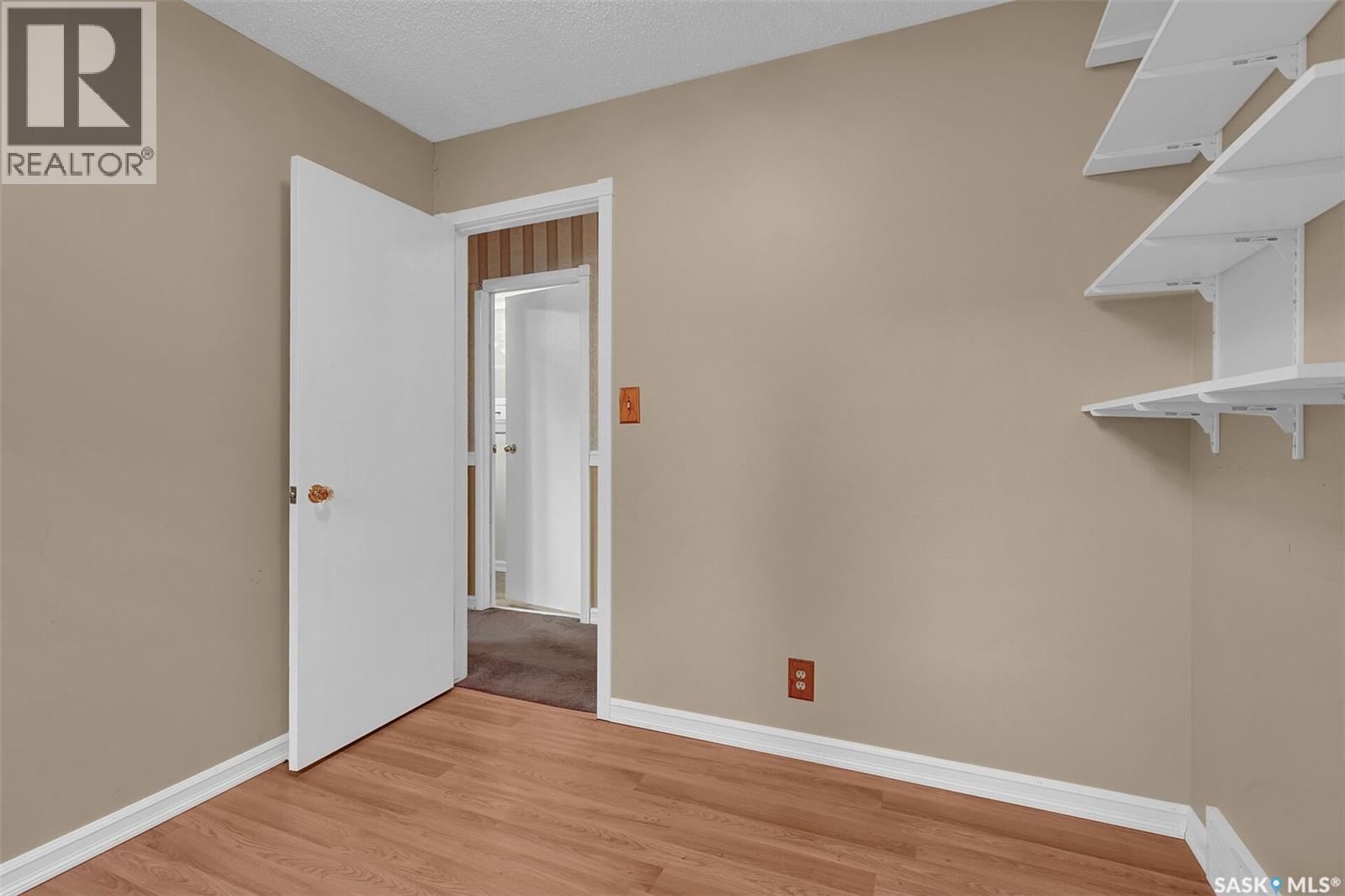 Photo 20 of 130 Laval Drive, Regina SK