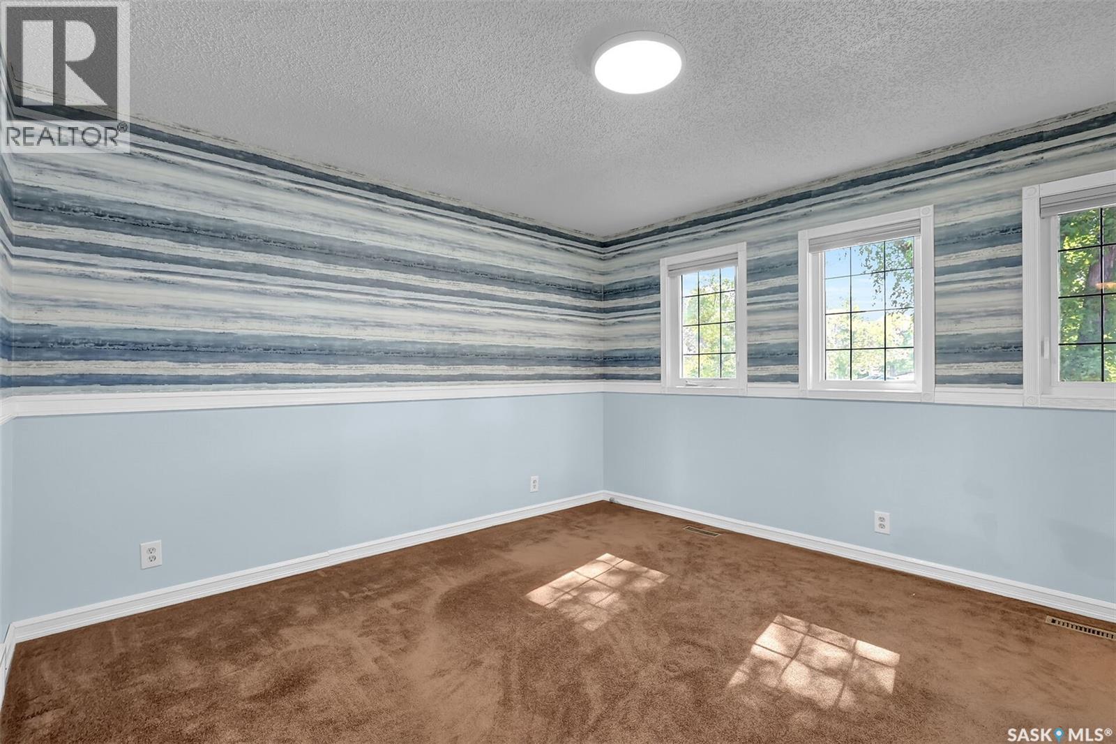Photo 25 of 130 Laval Drive, Regina SK