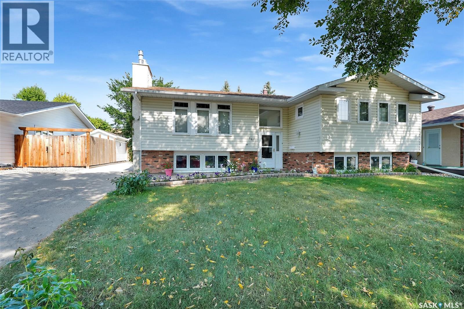 Photo 3 of 130 Laval Drive, Regina SK