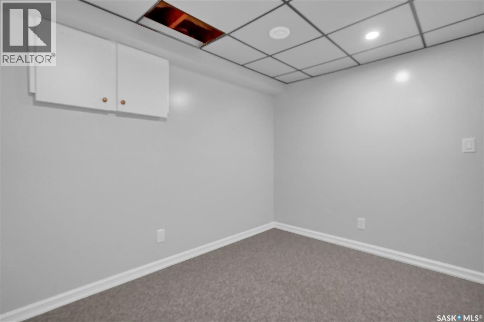 Photo 30 of 130 Laval Drive, Regina SK