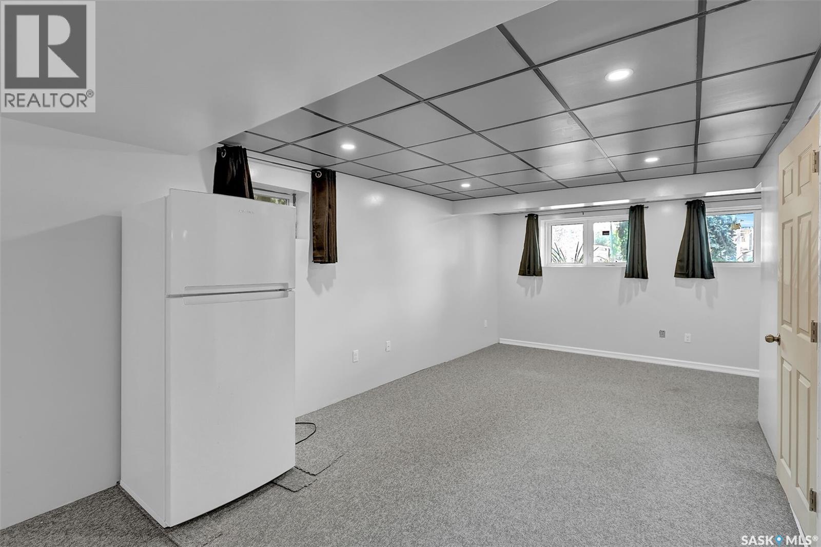Photo 33 of 130 Laval Drive, Regina SK