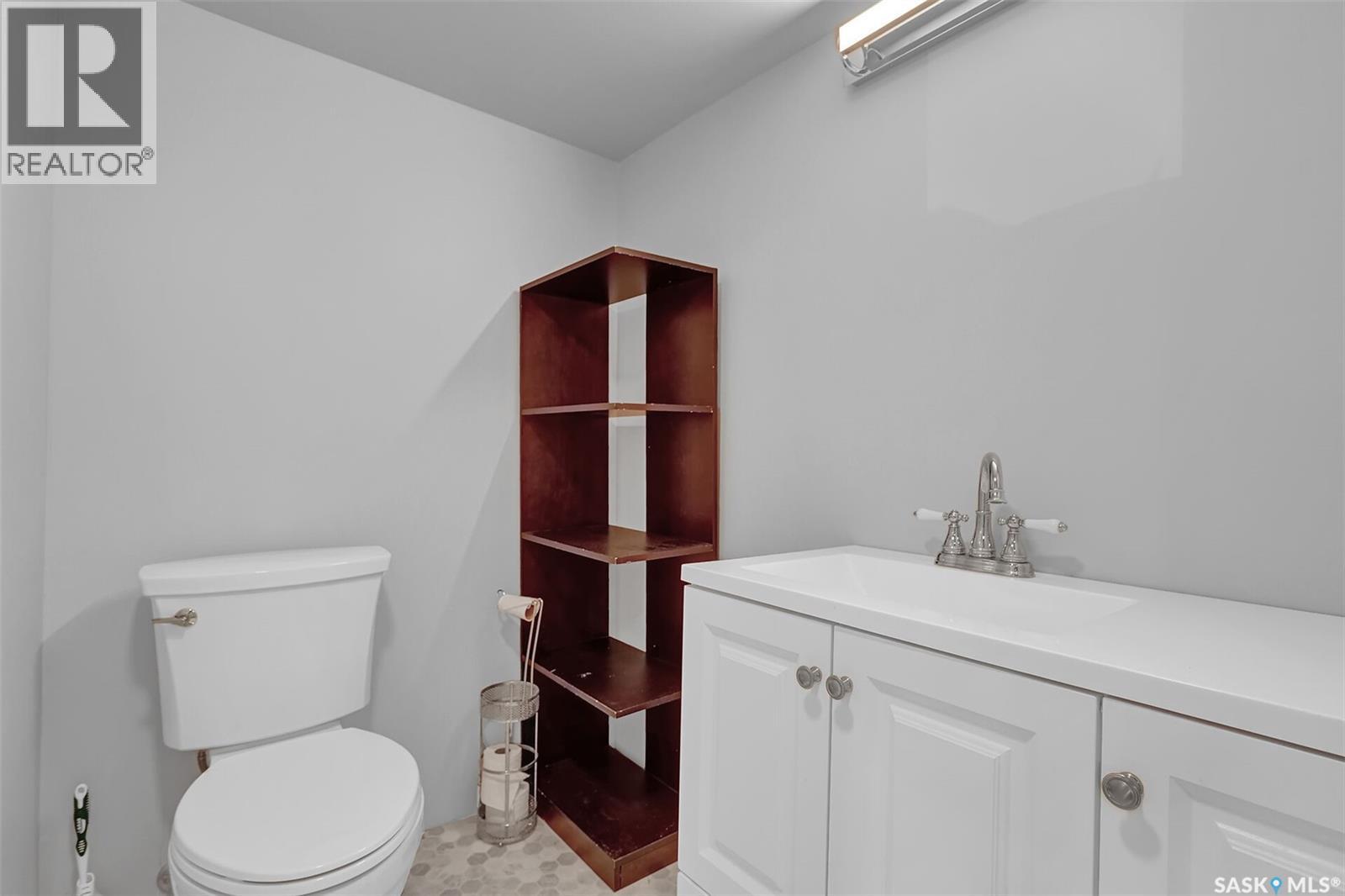 Photo 35 of 130 Laval Drive, Regina SK