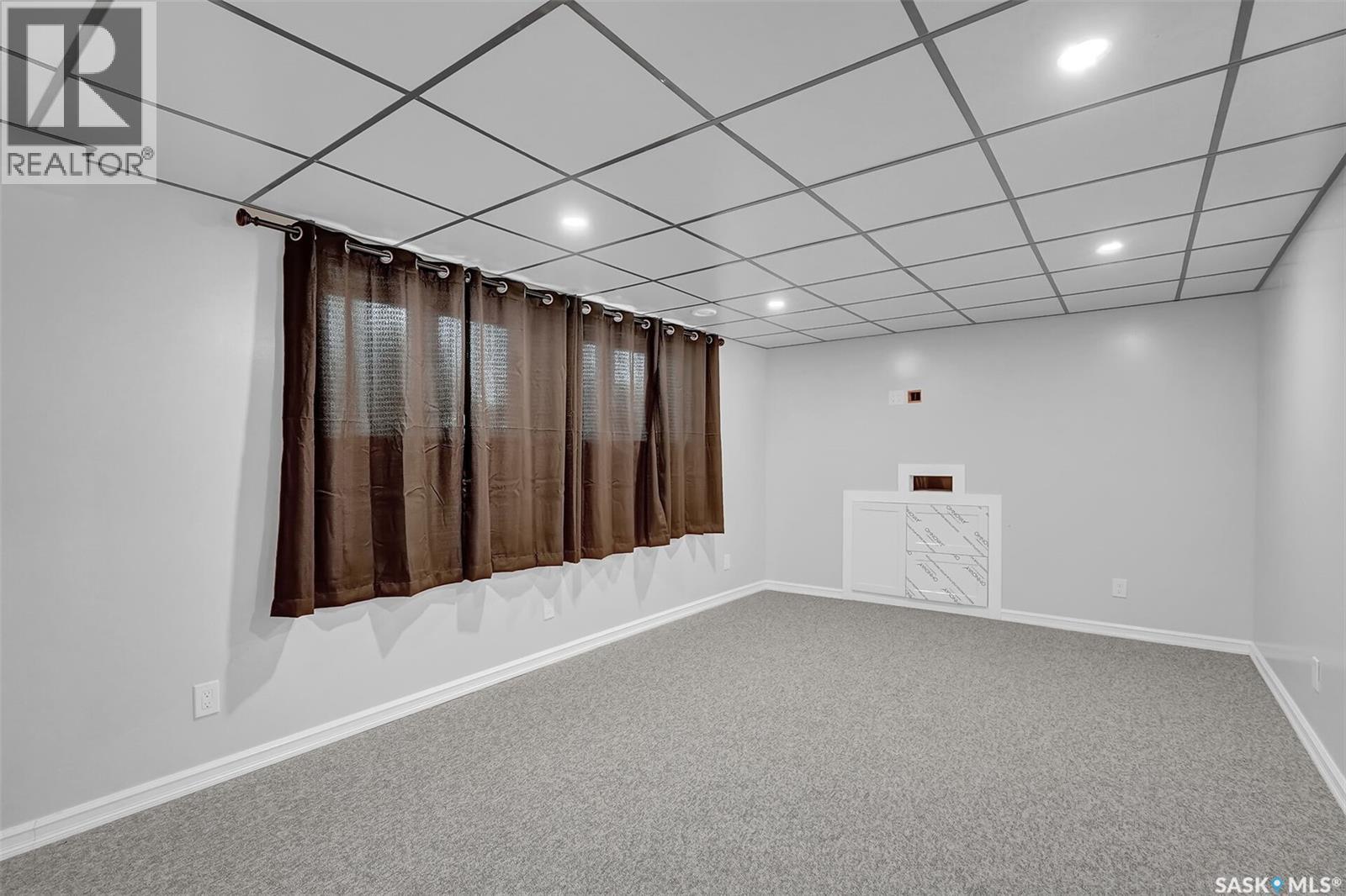 Photo 37 of 130 Laval Drive, Regina SK