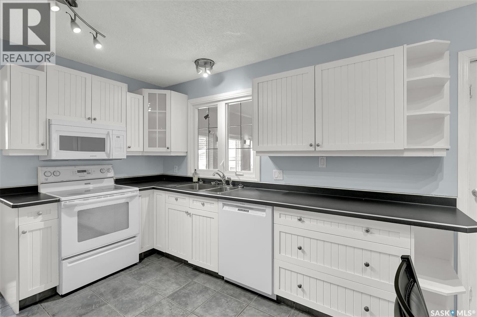 Photo 7 of 130 Laval Drive, Regina SK