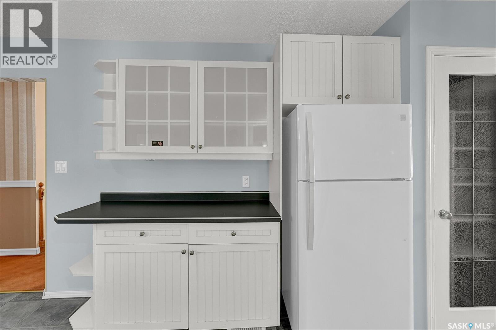 Photo 8 of 130 Laval Drive, Regina SK