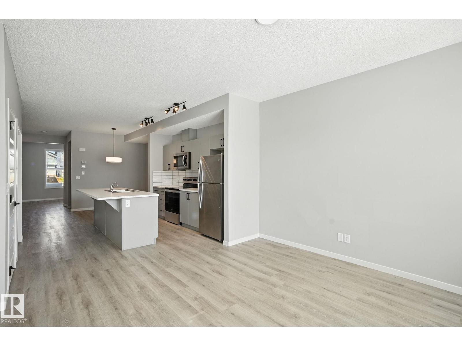 Photo 11 of 1931 160 St Sw, Edmonton AB