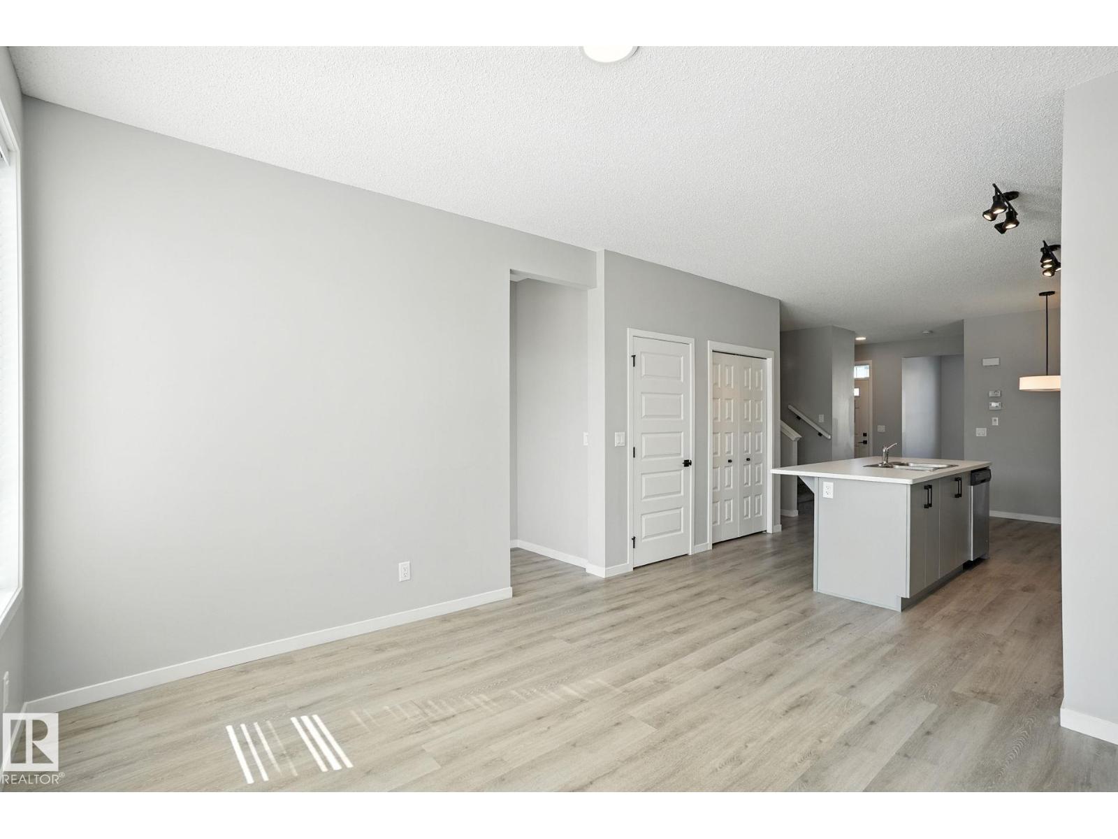 Photo 13 of 1931 160 St Sw, Edmonton AB