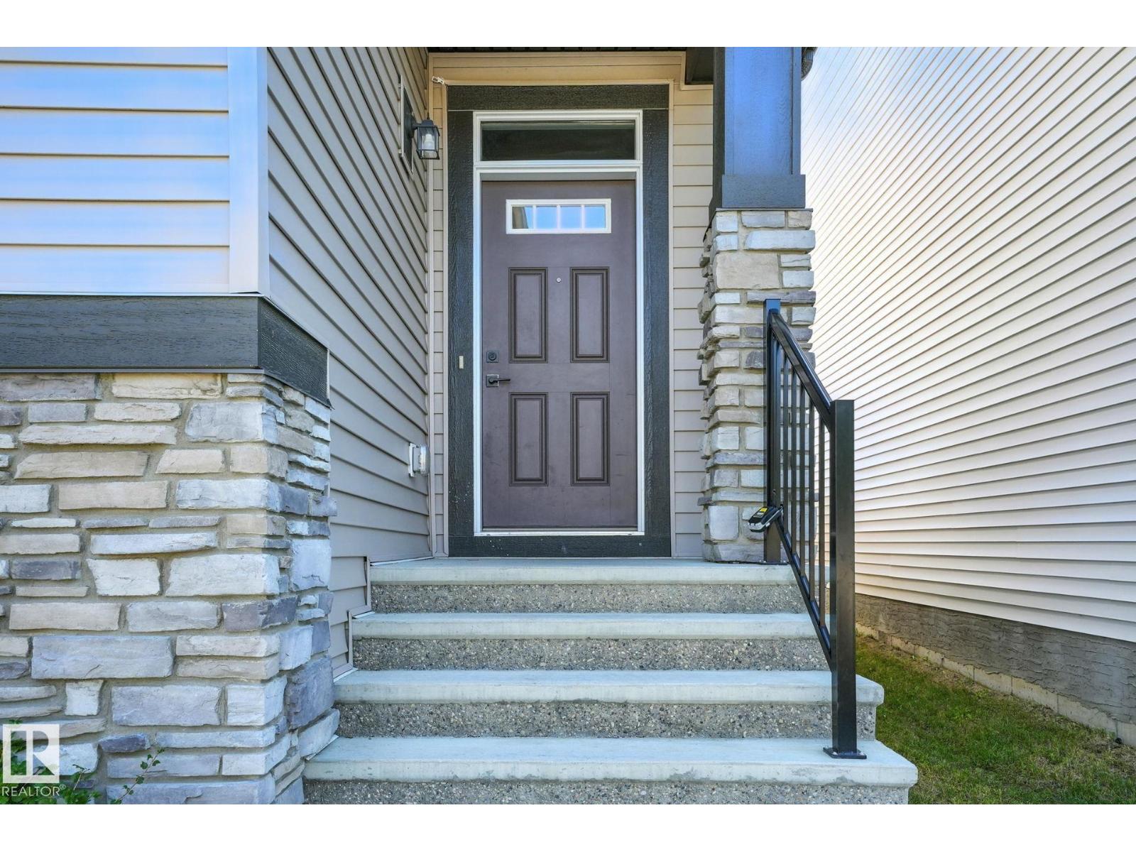 Photo 2 of 1931 160 St Sw, Edmonton AB