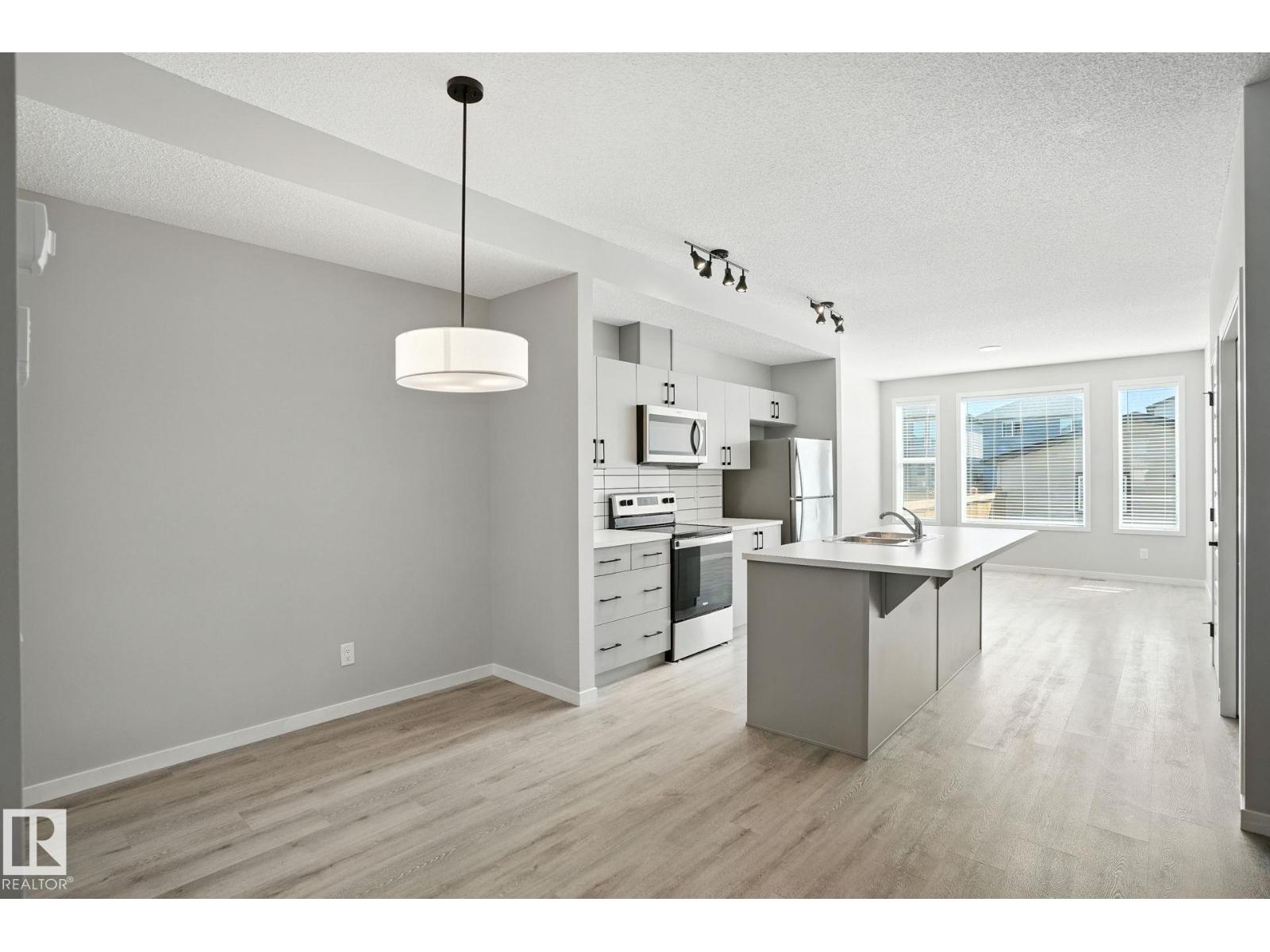 Photo 6 of 1931 160 St Sw, Edmonton AB