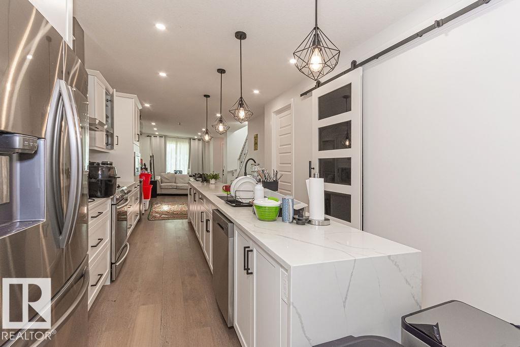 Photo 10 of 9740 152 St Nw, Edmonton AB