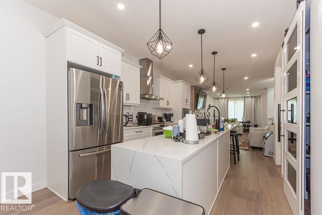 Photo 11 of 9740 152 St Nw, Edmonton AB