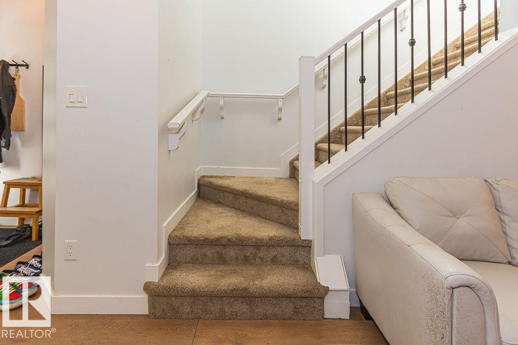 Photo 15 of 9740 152 St Nw, Edmonton AB