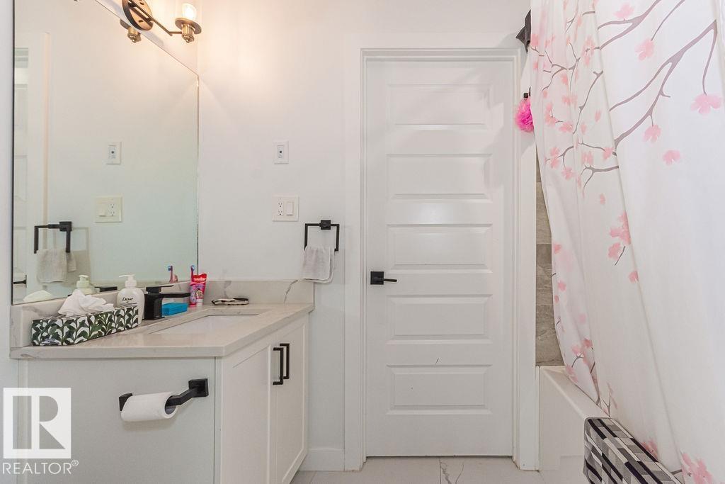 Photo 21 of 9740 152 St Nw, Edmonton AB