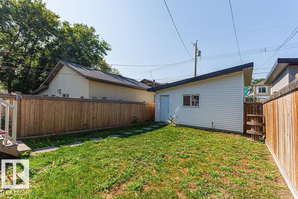 Photo 24 of 9740 152 St Nw, Edmonton AB