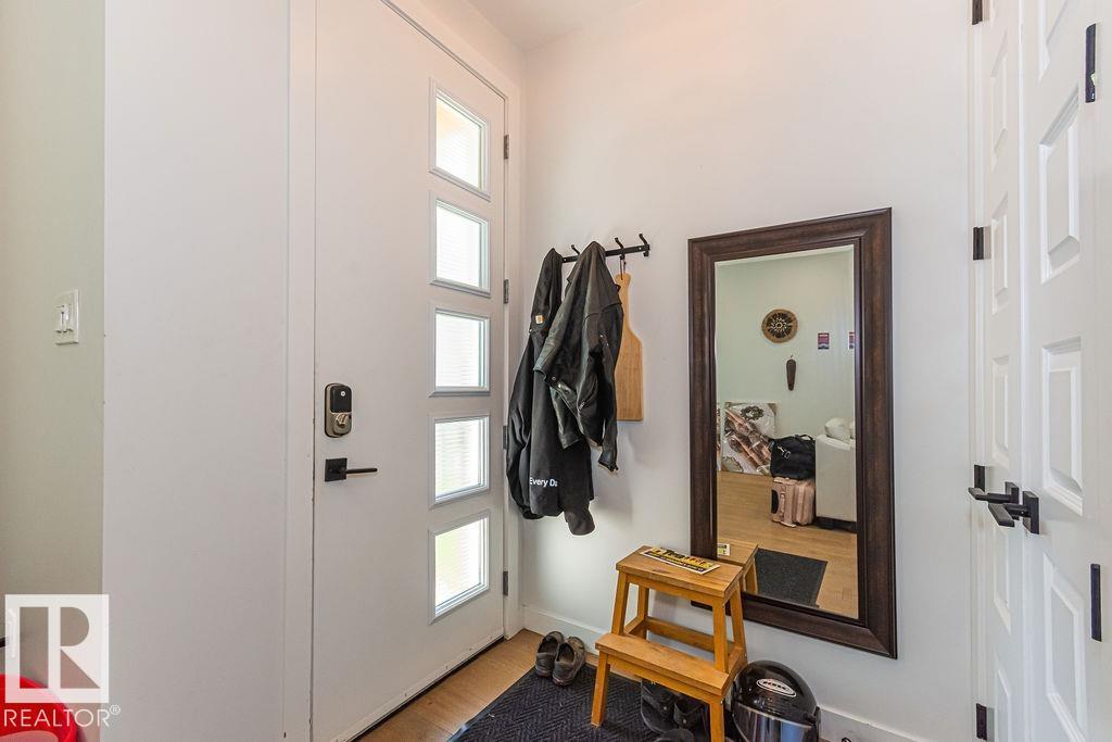 Photo 3 of 9740 152 St Nw, Edmonton AB