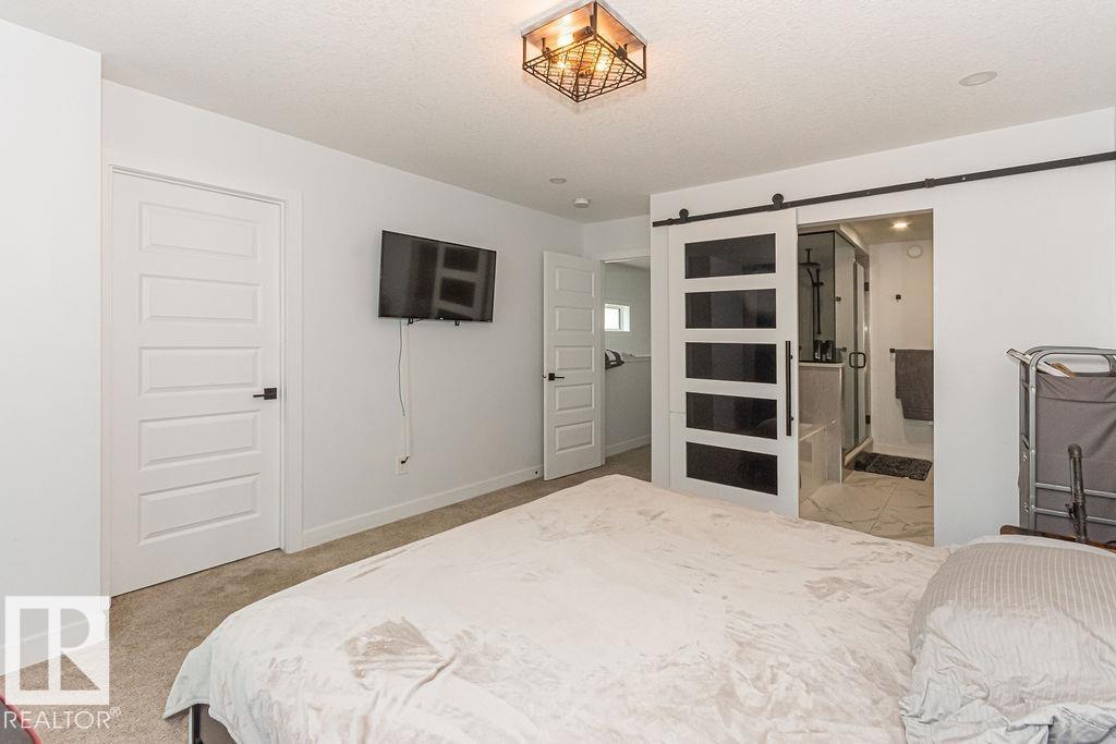 Photo 32 of 9740 152 St Nw, Edmonton AB