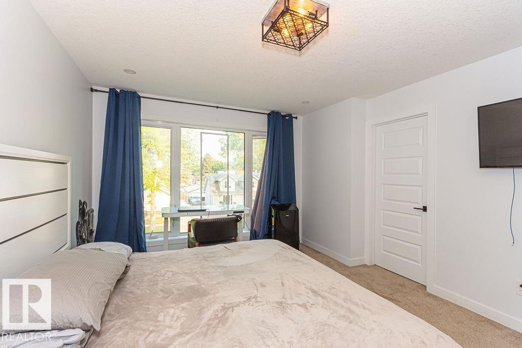 Photo 33 of 9740 152 St Nw, Edmonton AB