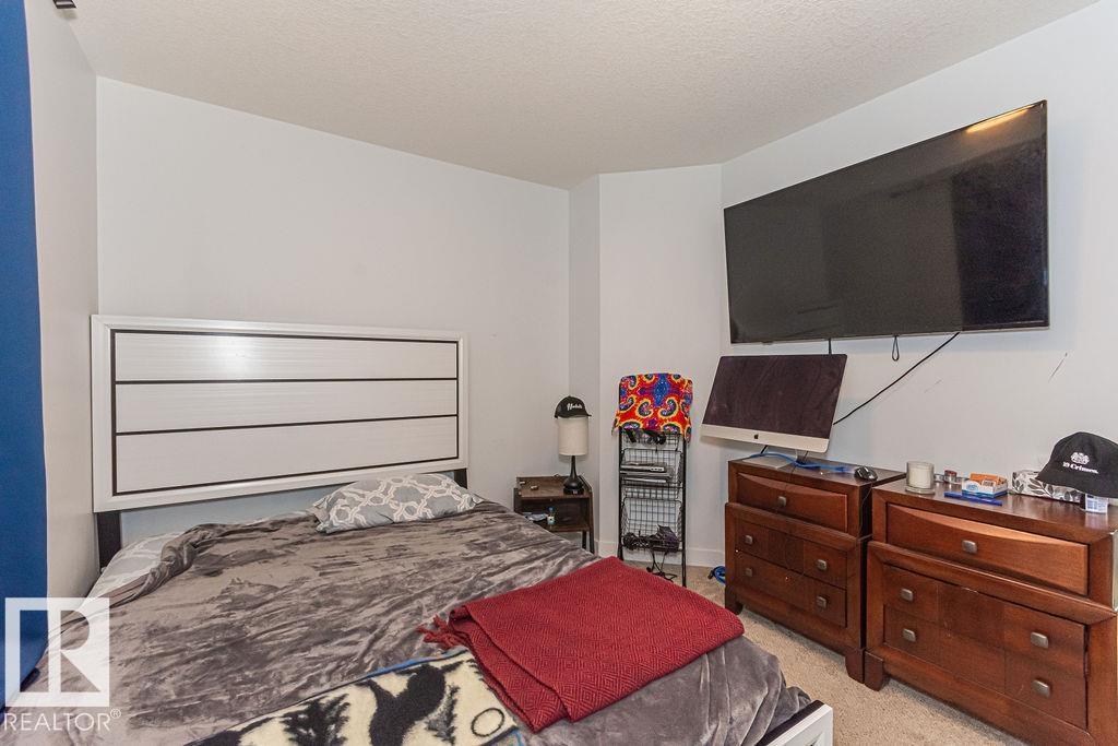 Photo 35 of 9740 152 St Nw, Edmonton AB