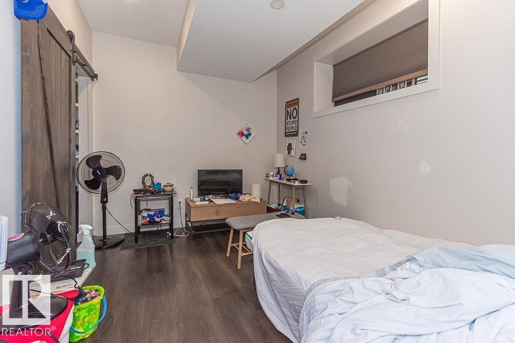 Photo 40 of 9740 152 St Nw, Edmonton AB