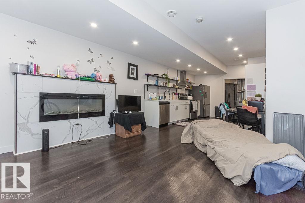 Photo 43 of 9740 152 St Nw, Edmonton AB