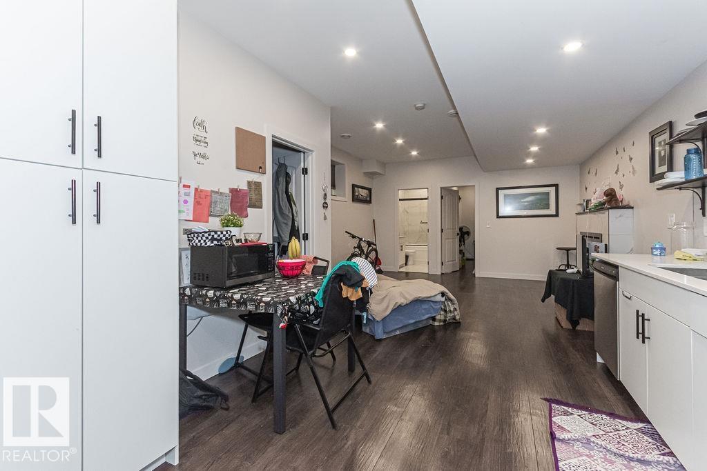 Photo 48 of 9740 152 St Nw, Edmonton AB