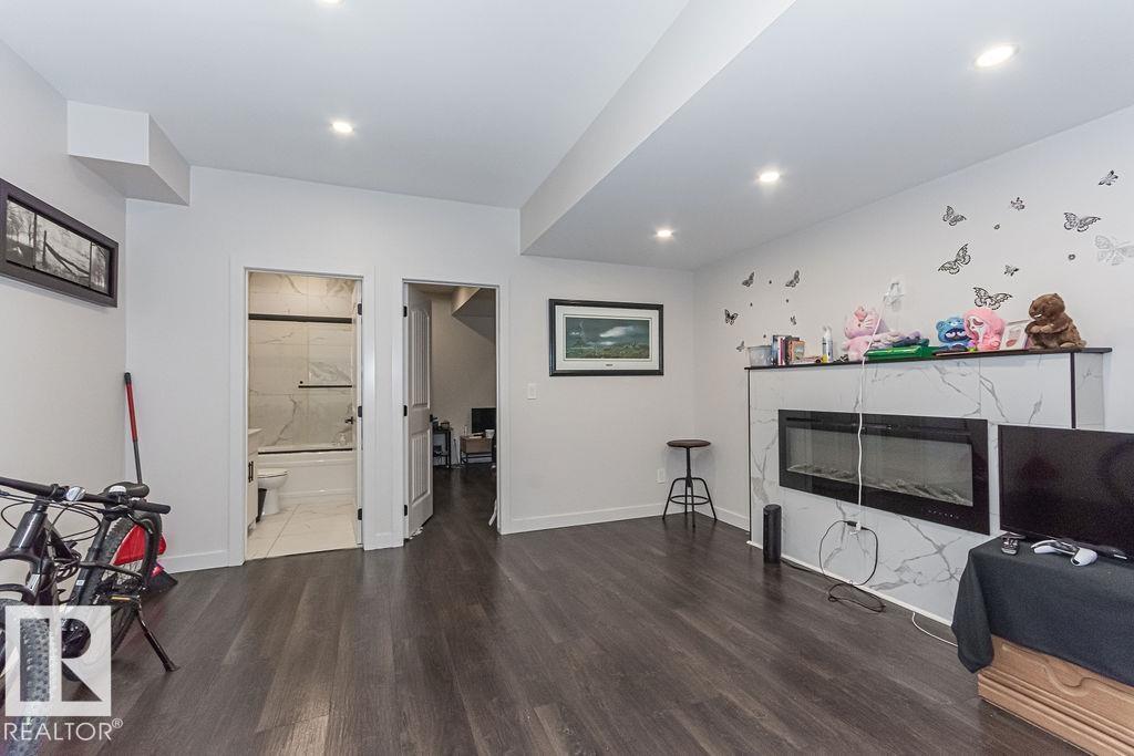 Photo 50 of 9740 152 St Nw, Edmonton AB