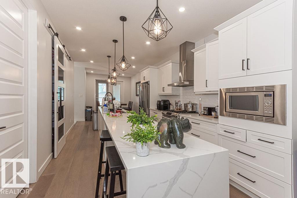 Photo 9 of 9740 152 St Nw, Edmonton AB