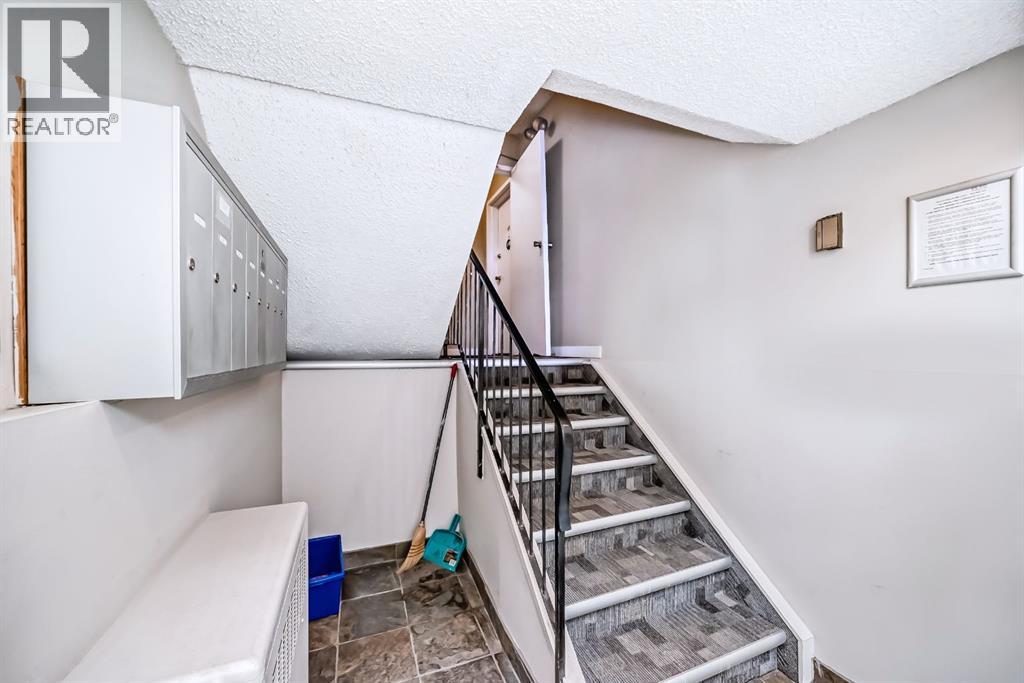 Photo 23 of 41 2414 14 A Street Sw, Calgary AB