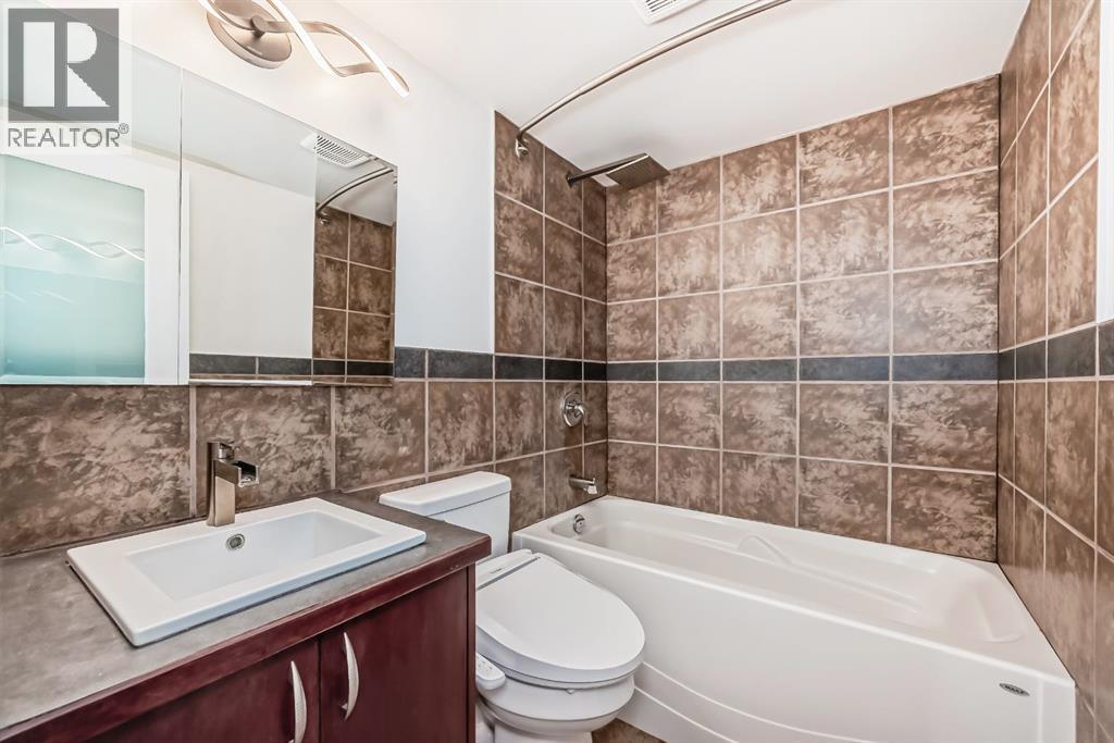 Photo 15 of 41 2414 14 A Street Sw, Calgary AB