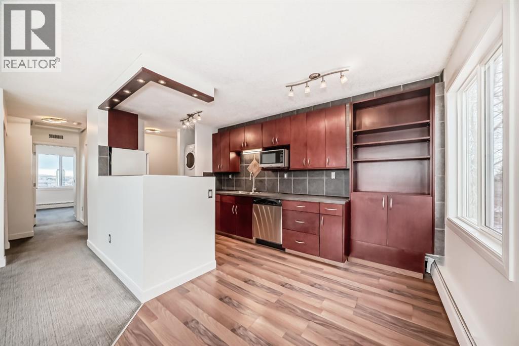 Photo 3 of 41 2414 14 A Street Sw, Calgary AB