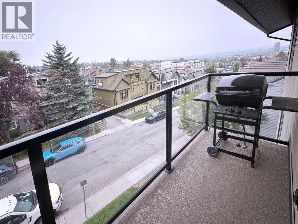 Photo 5 of 41 2414 14 A Street Sw, Calgary AB