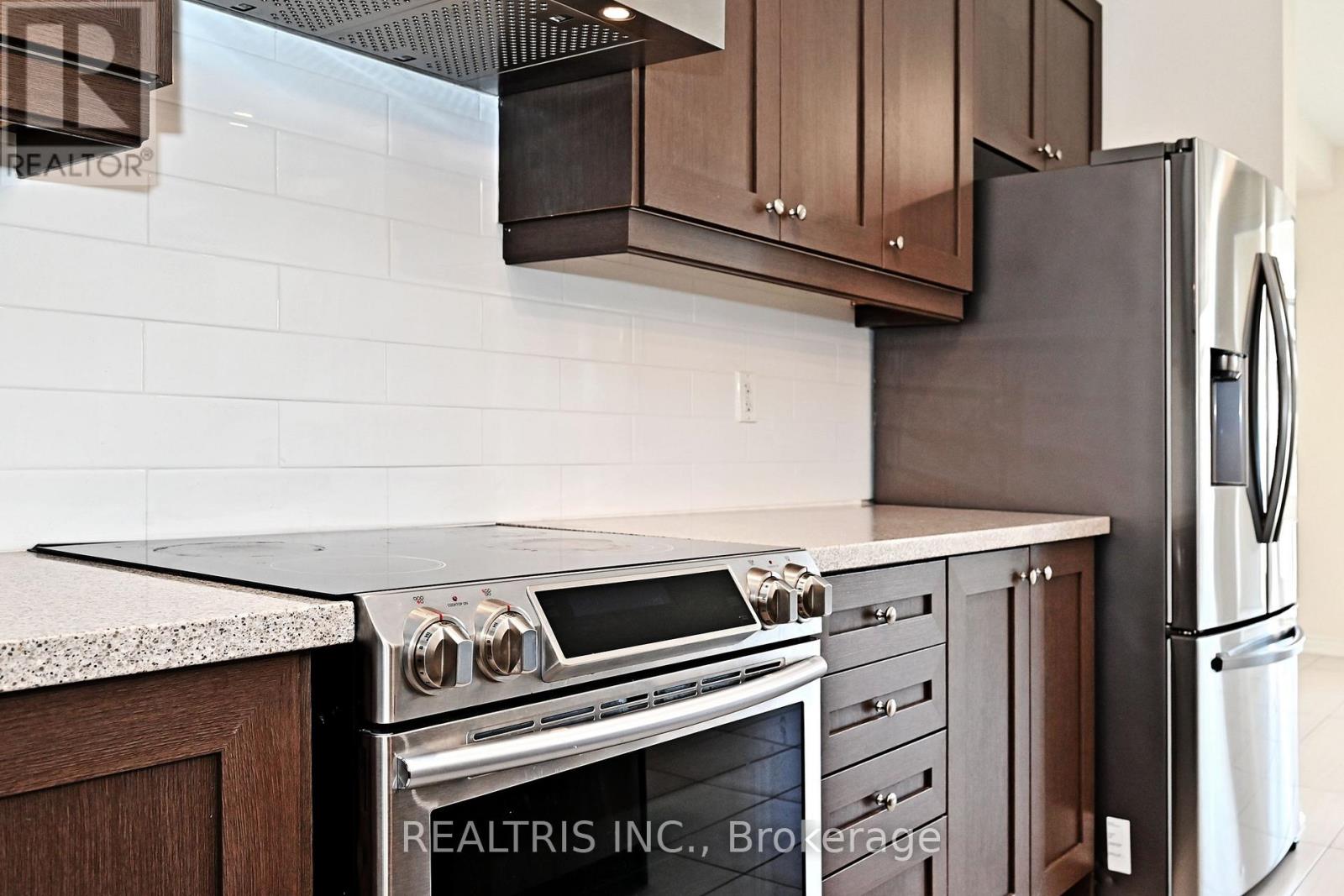 Photo 10 of 35 Gordon Landon Drive, Markham ON