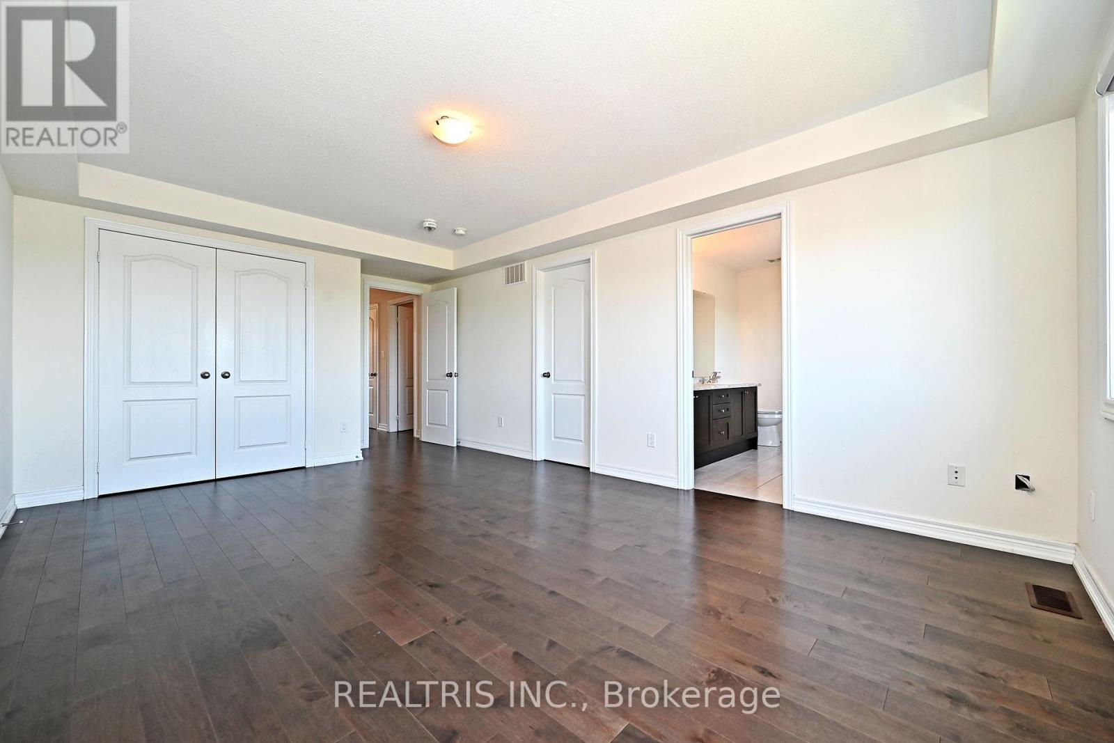 Photo 21 of 35 Gordon Landon Drive, Markham ON
