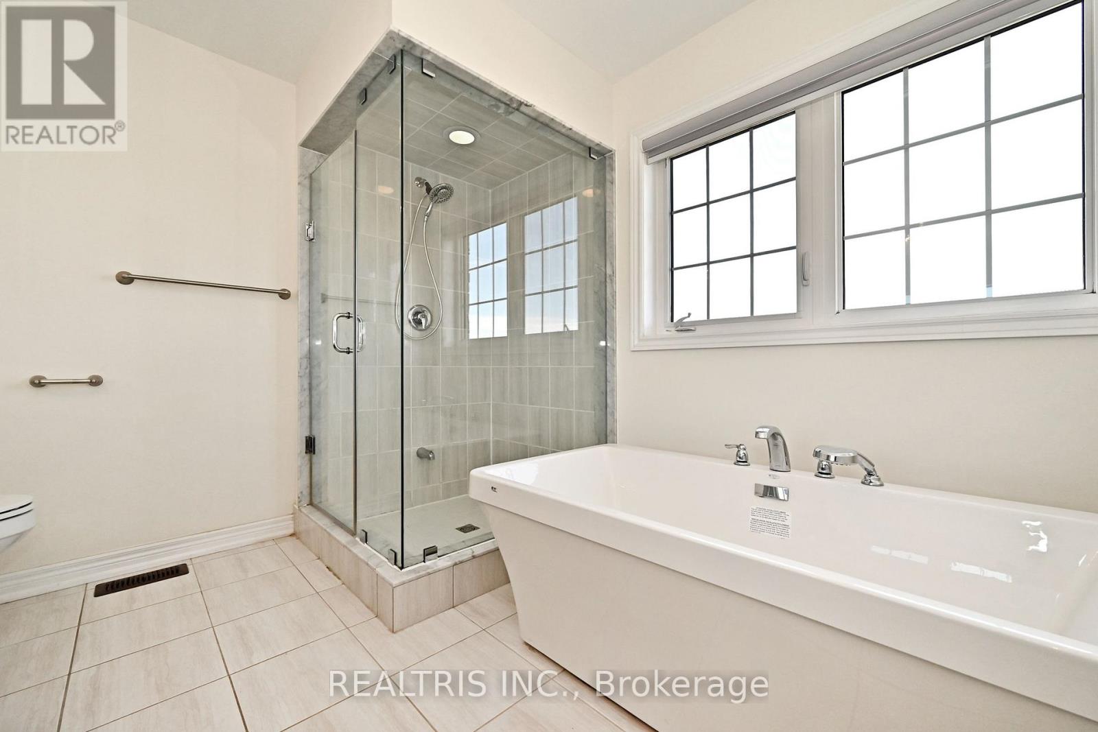 Photo 22 of 35 Gordon Landon Drive, Markham ON