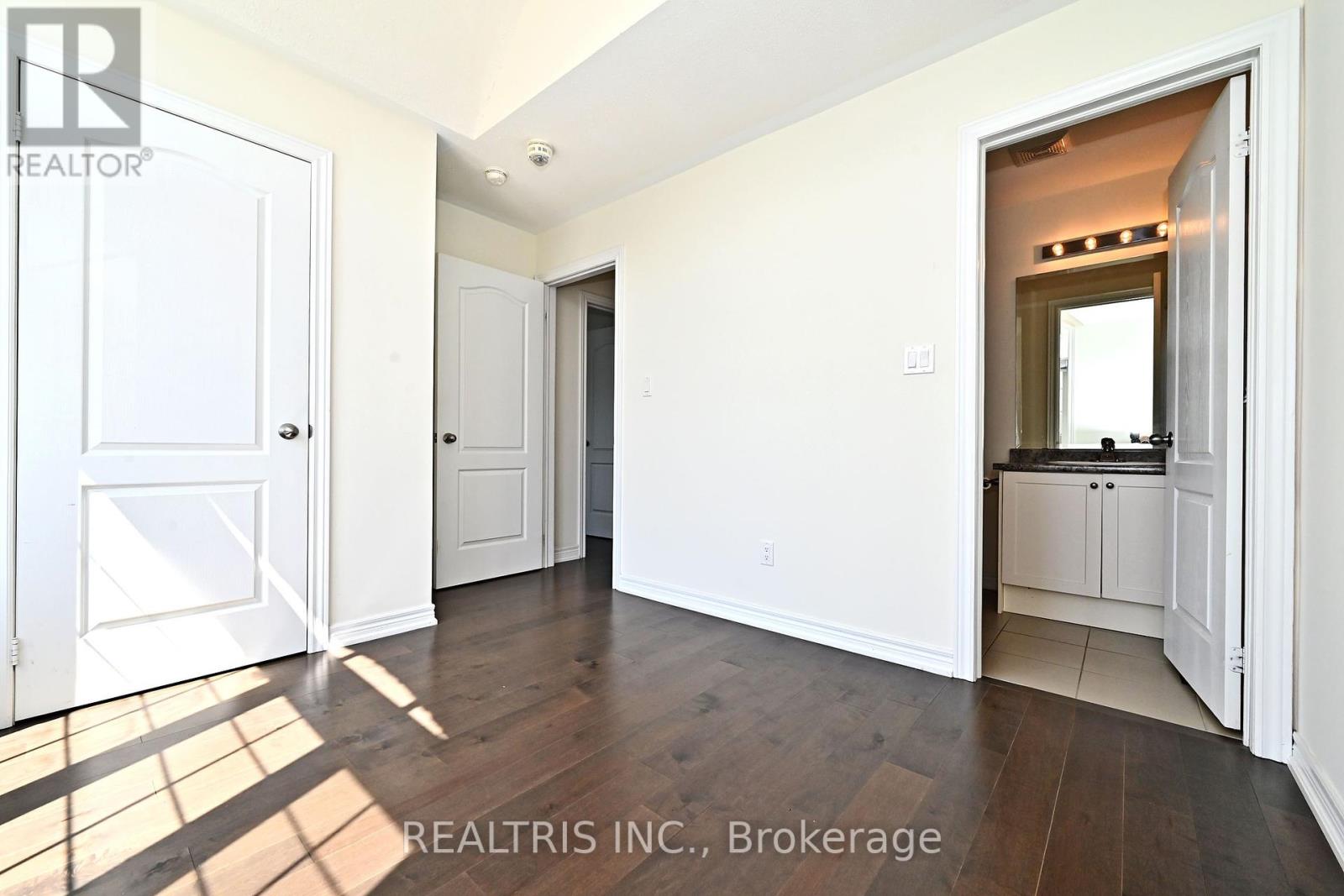 Photo 26 of 35 Gordon Landon Drive, Markham ON