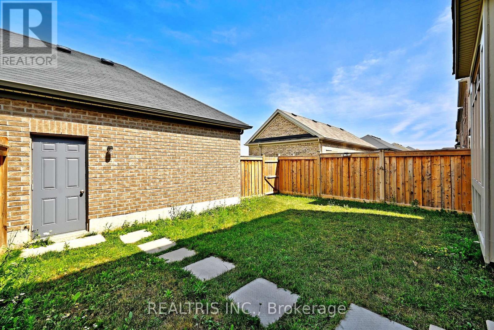 Photo 35 of 35 Gordon Landon Drive, Markham ON