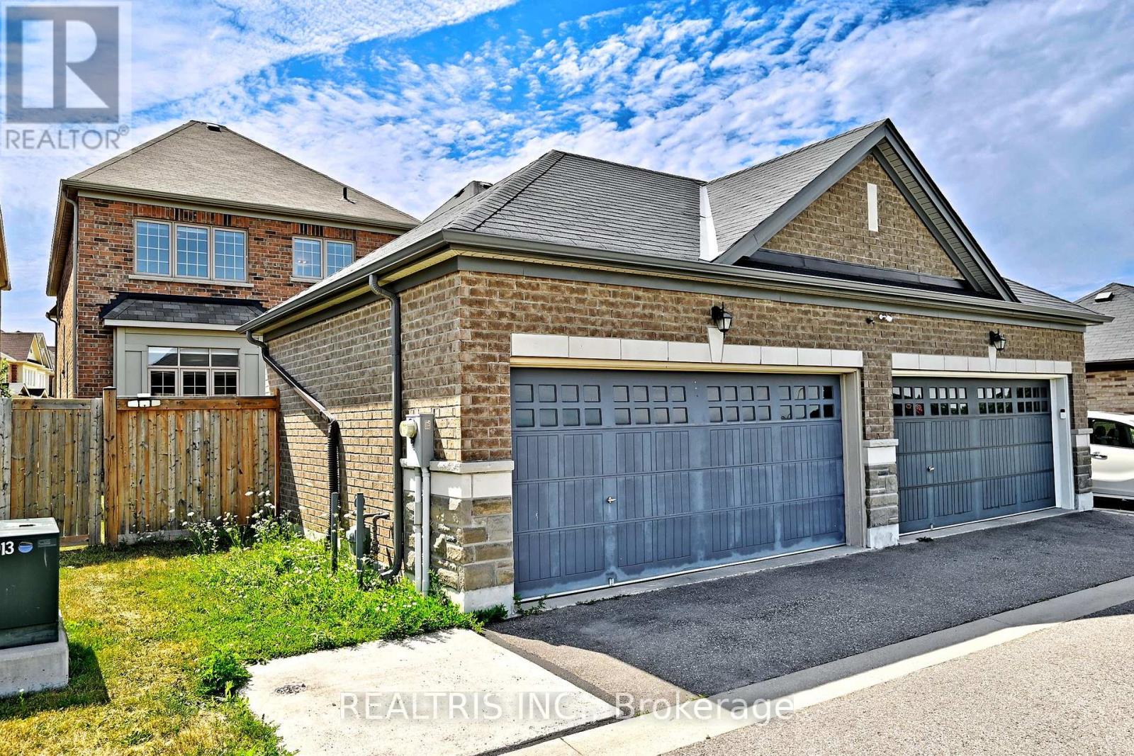 Photo 36 of 35 Gordon Landon Drive, Markham ON