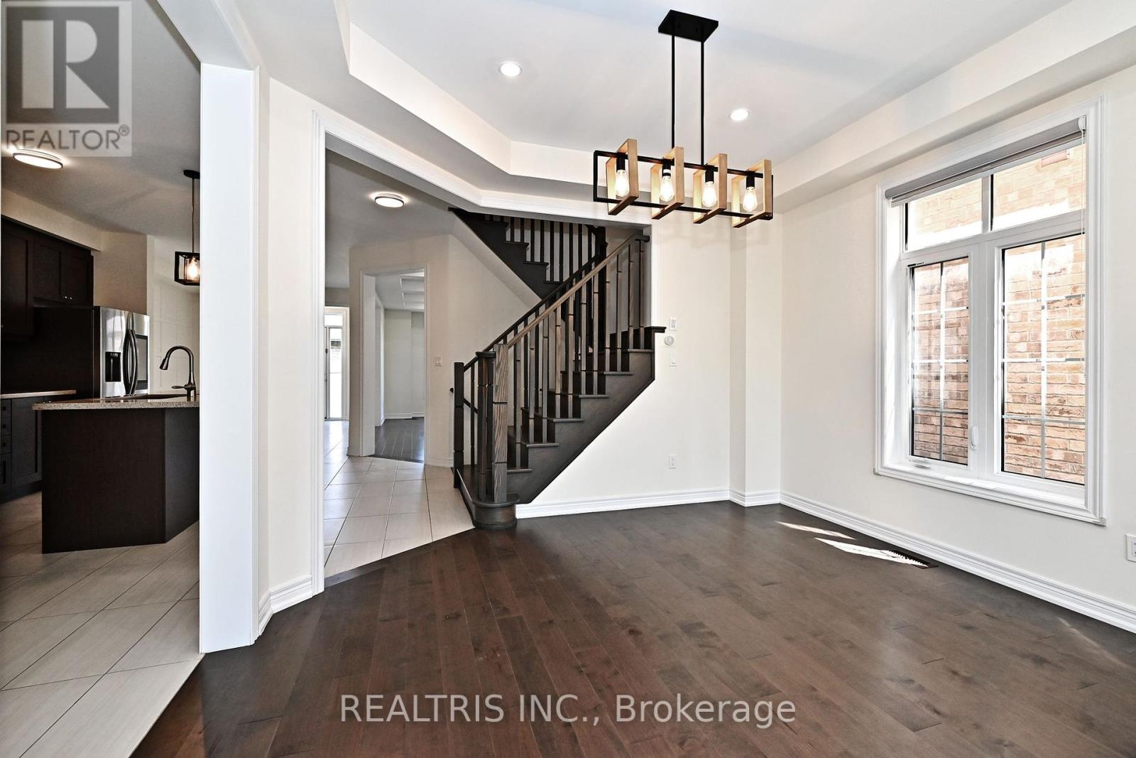 Photo 6 of 35 Gordon Landon Drive, Markham ON
