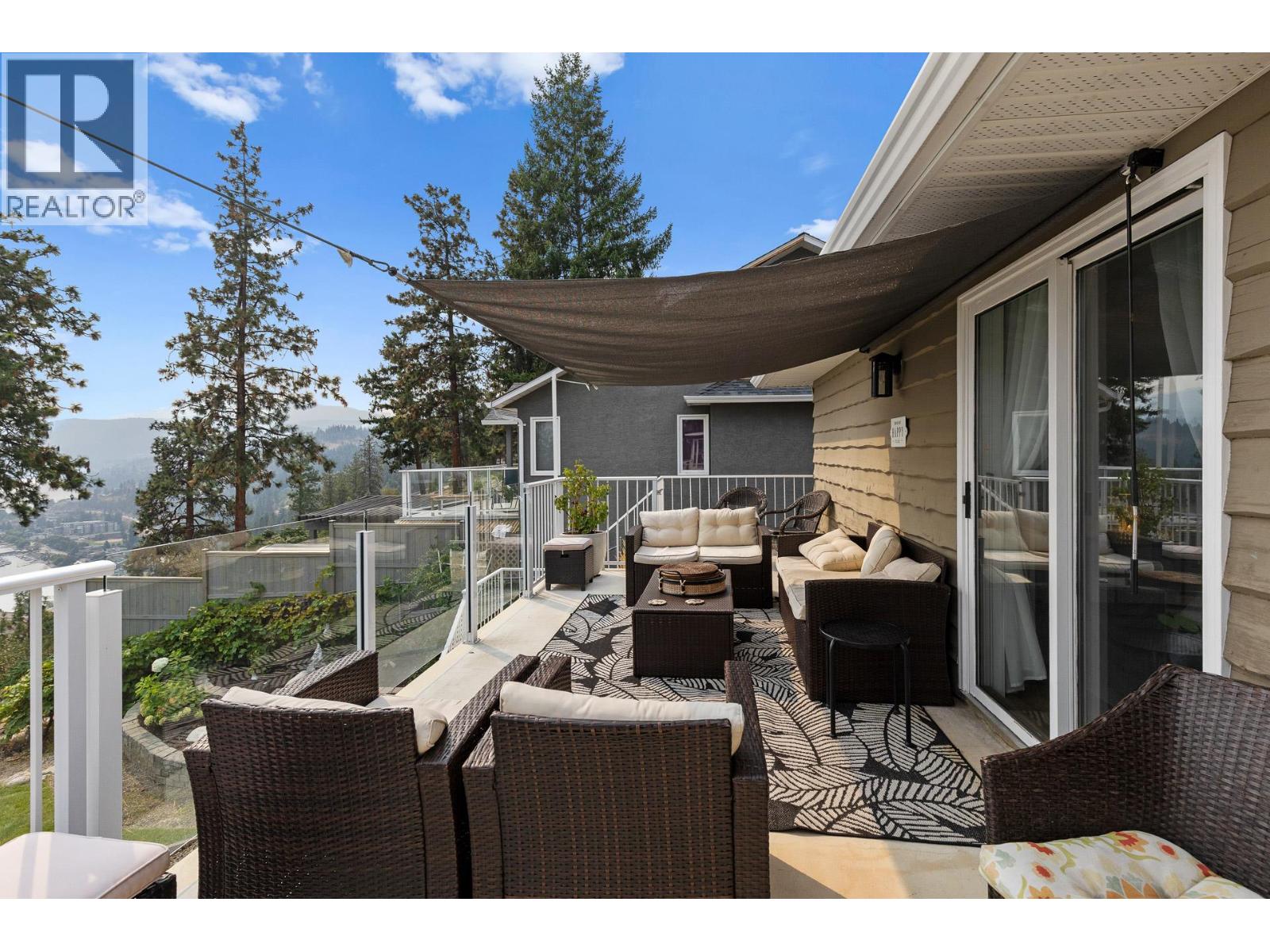  4215 6th Avenue, Peachland
