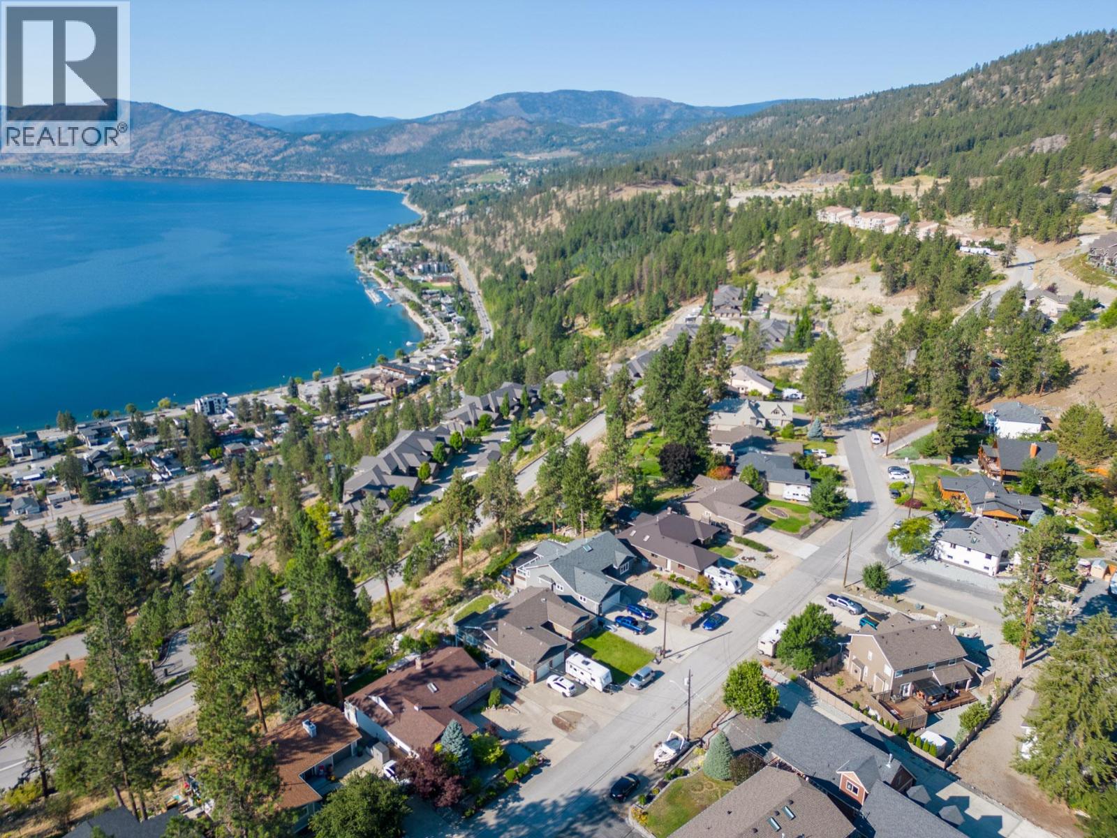  4215 6th Avenue, Peachland