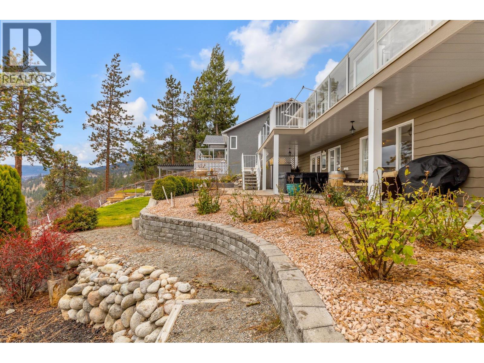  4215 6th Avenue, Peachland