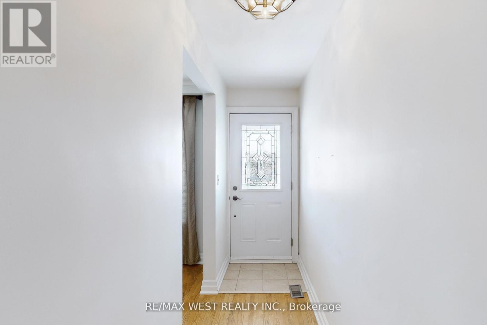 Photo 20 of 304 Concord Avenue, Toronto ON