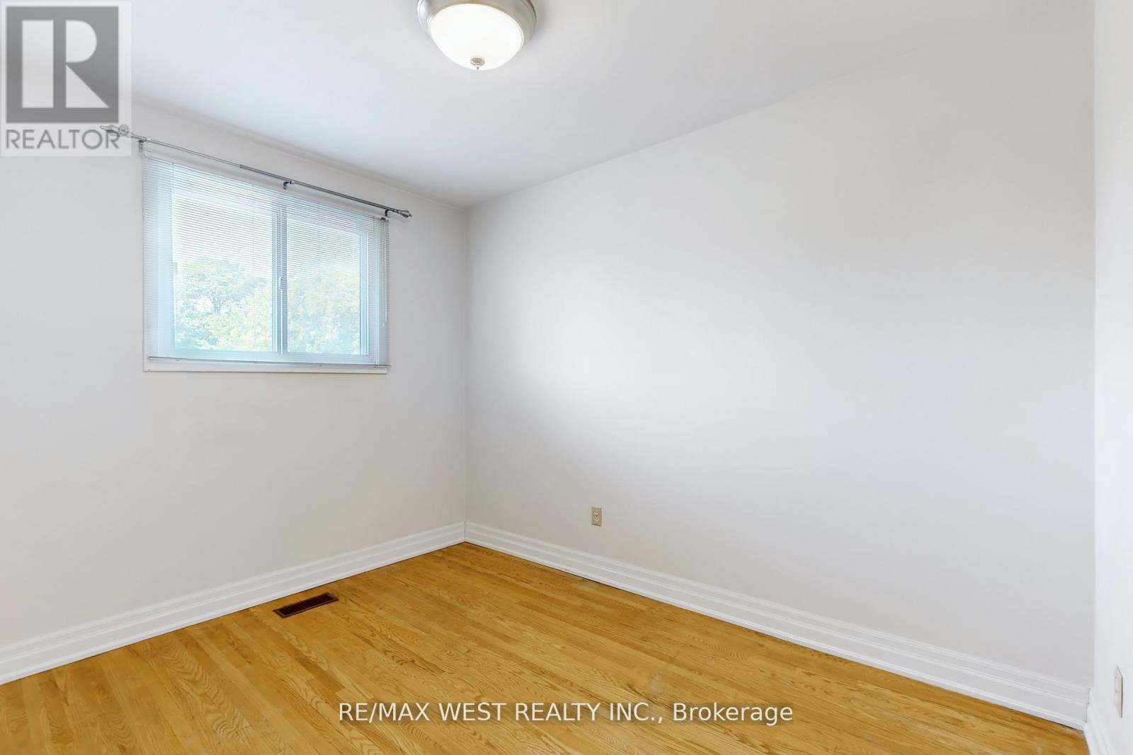 Photo 31 of 304 Concord Avenue, Toronto ON