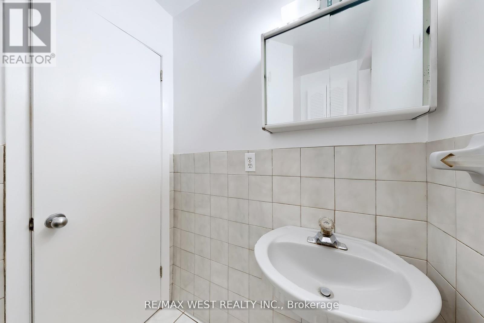 Photo 42 of 304 Concord Avenue, Toronto ON
