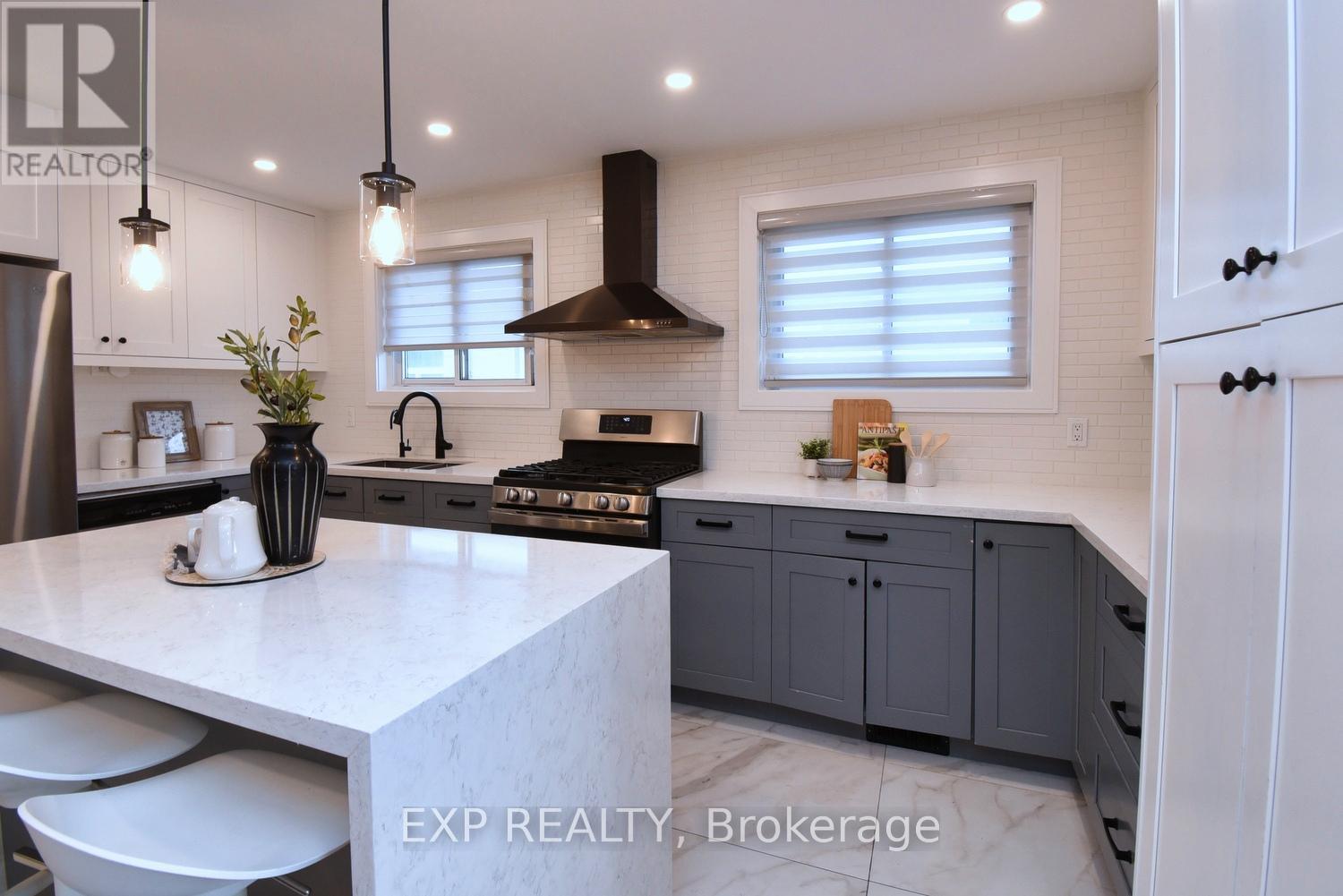 Photo 10 of 179 Willowridge Road, Toronto ON